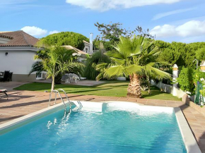 Elegant Villa in Nuevo Portil with Shared Pool, Nuevo Portil
